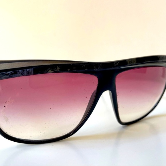 Vintage 90's Laura Biagiotti Stylish Black and Pink Gradient Sunglasses. - Picture 2 of 8